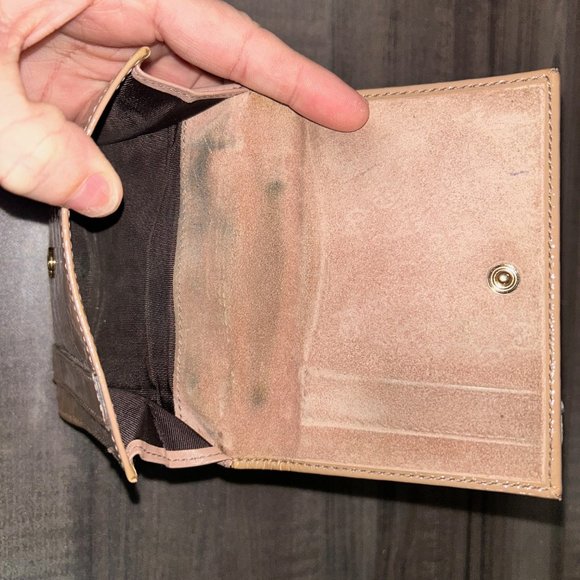 Nib Gucci Microguccissima Pattern Patent Wallet - Picture 4 of 9